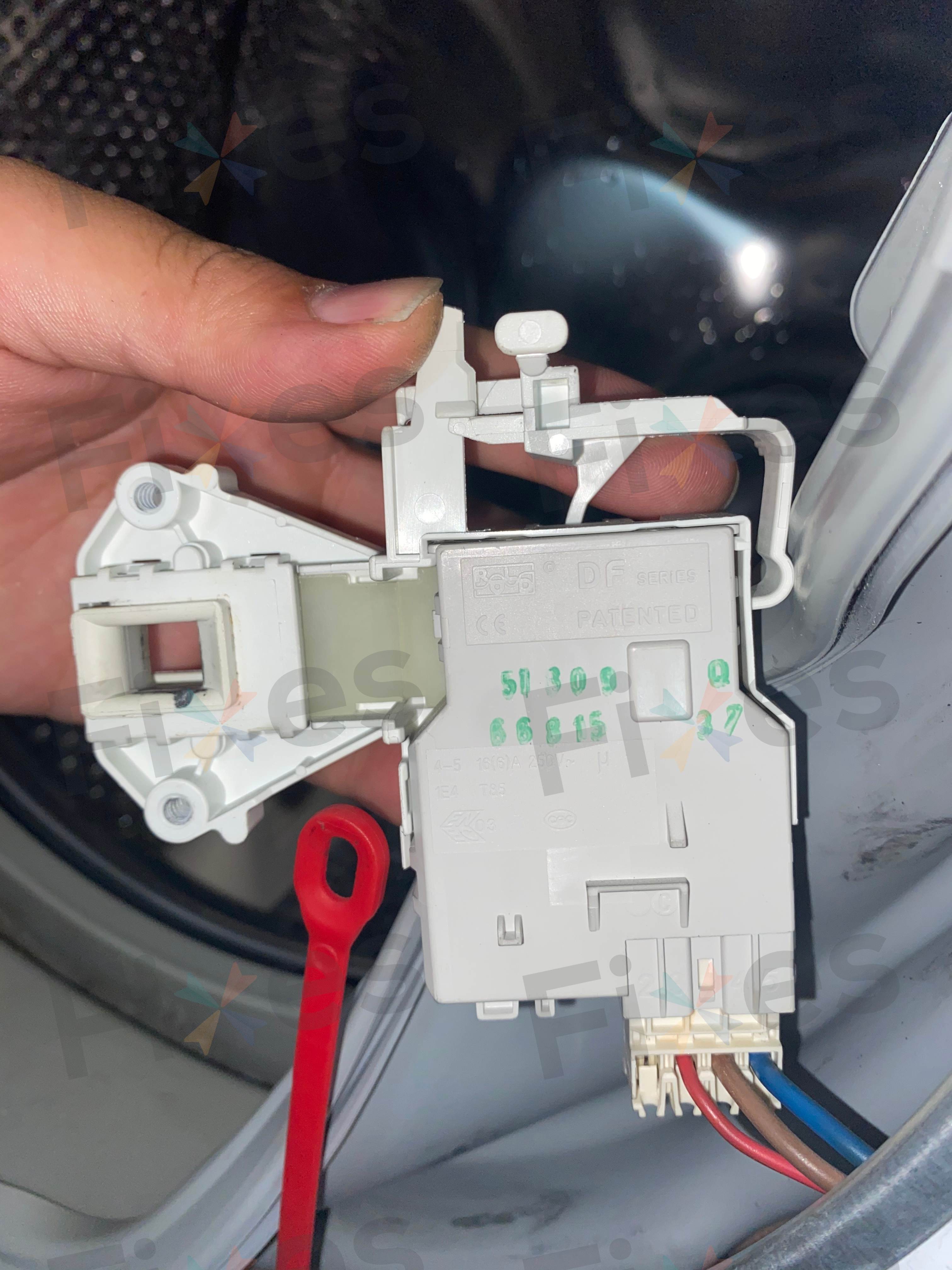 維修洗衣機：更換門鎖掣之前（Gorenje歌爾牌WDI73121HK）