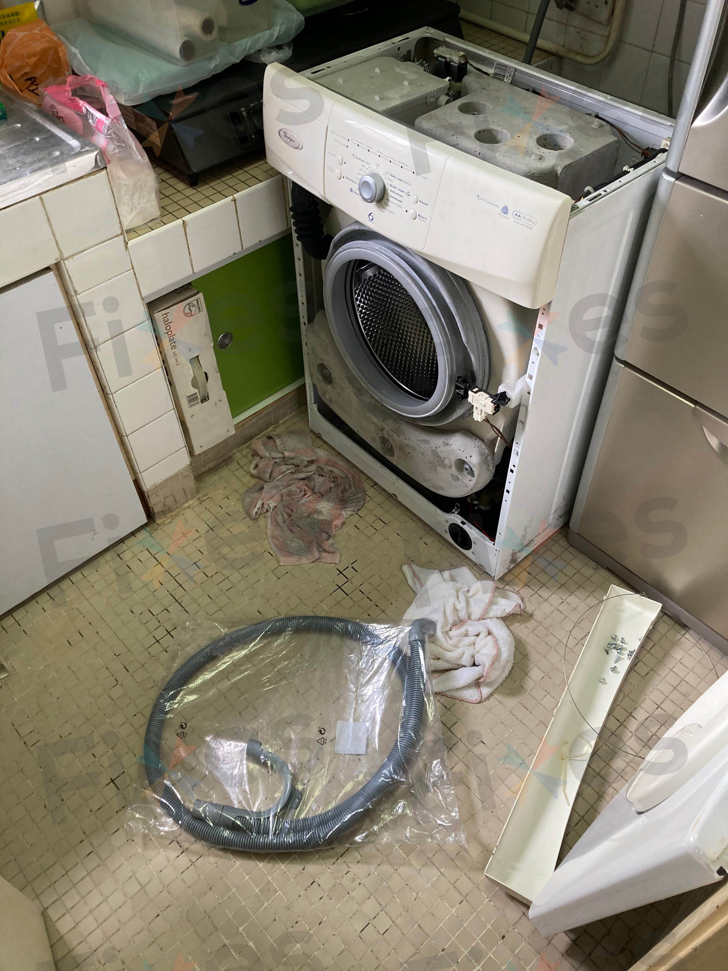 維修洗衣機：正在更換排水喉（Whirlpool惠而浦AWO41008）