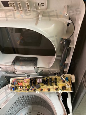 維修洗衣機：維修門掣線路（Whirlpool惠而浦VEMC55810）